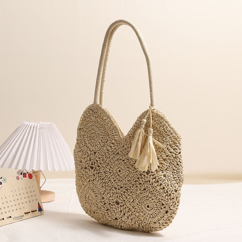 Handmade straw bag with structured design Bowlift