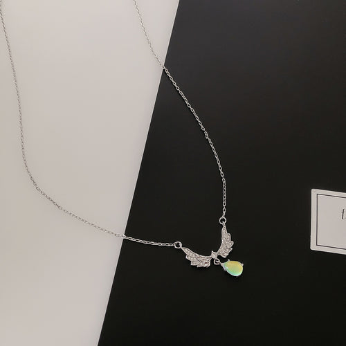 Elegant Winged Pendant Necklace Bowlift