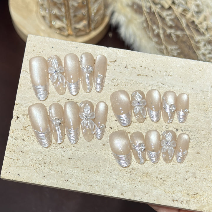 Elegant Floral Press-On Nail Art Set