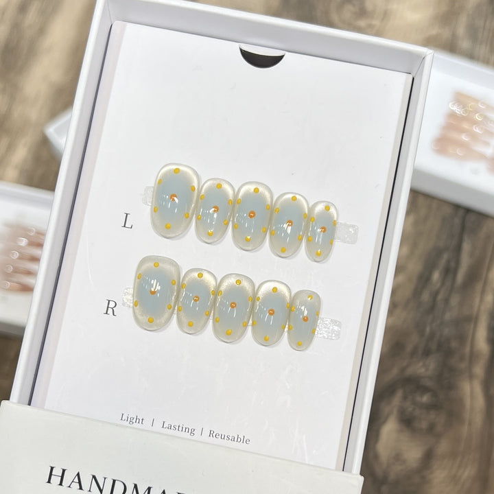 Handmade Press-On Nail Set with Artistic Floral Design Bowlift
