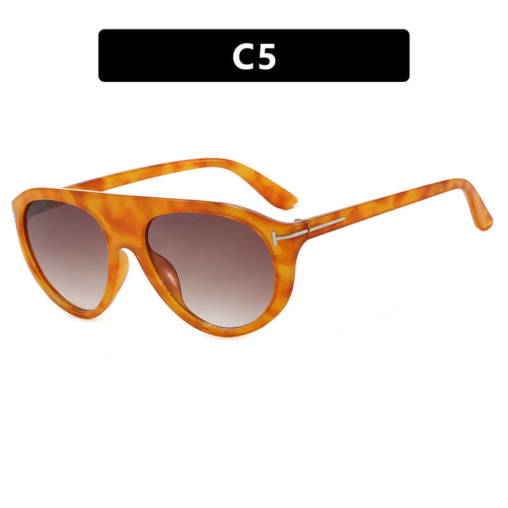 Women's Cat-Eye Sunglasses with protective UV filter and mirrored lenses Bowlift