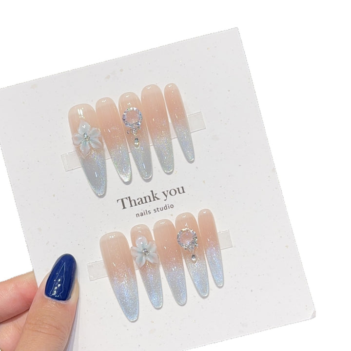 Artificial Nails Set with Shimmering Ombre Effect and Floral Accents Bowlift