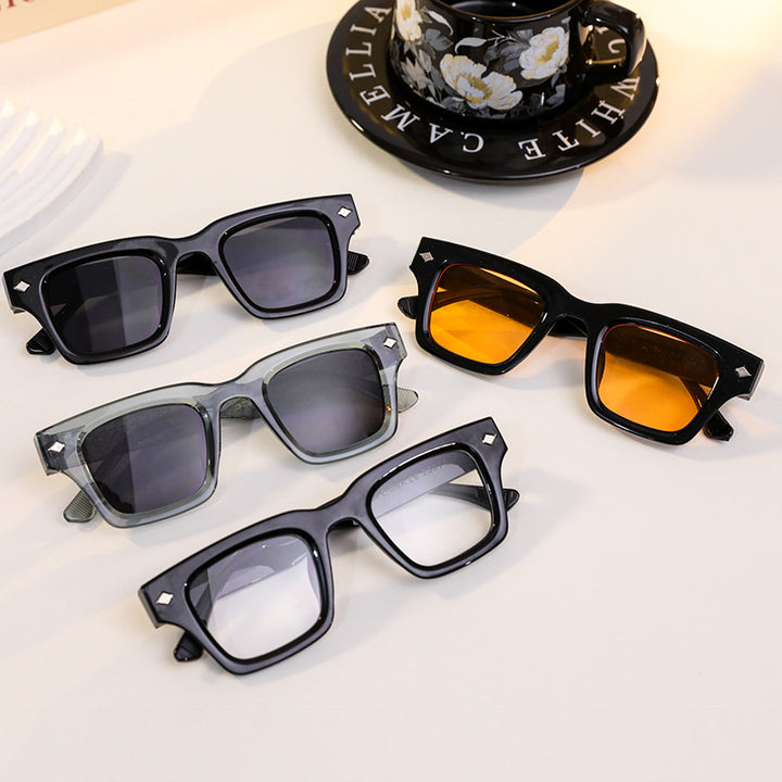 Women's fashionable reading glasses with ergonomic design Bowlift