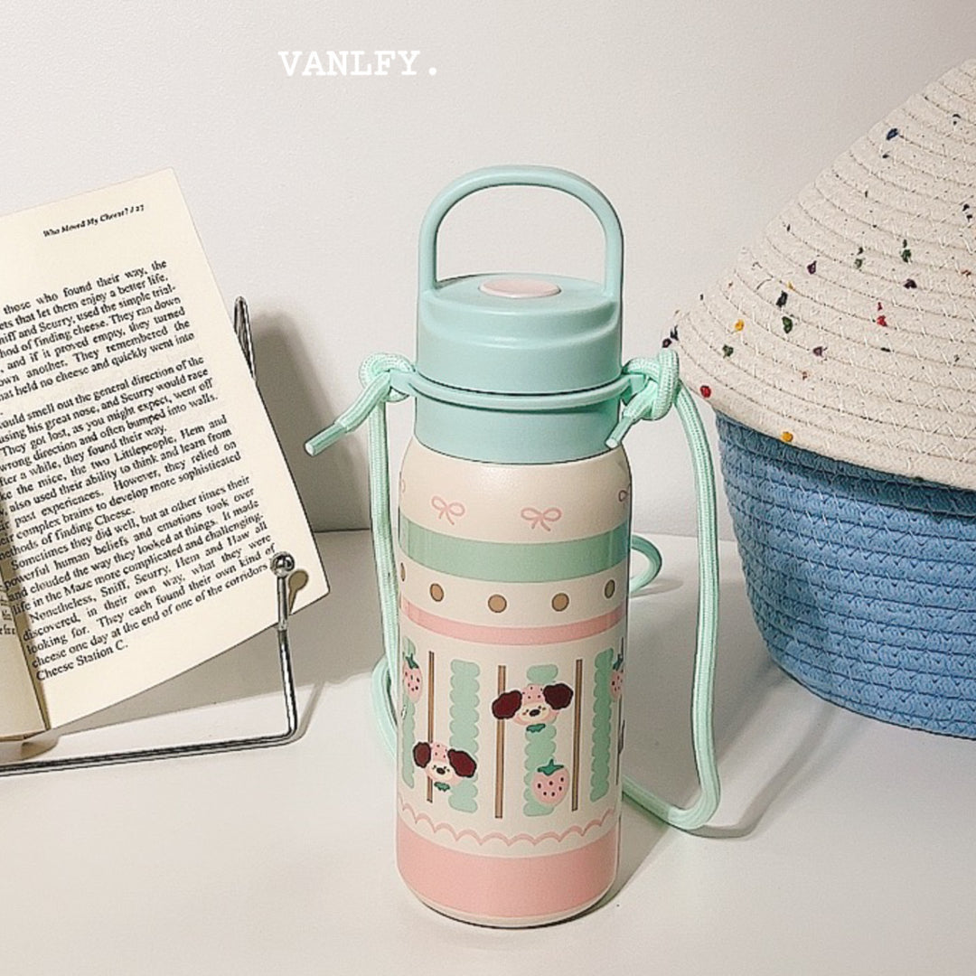 Women's insulated drink bottle with continuous animal design and carrying strap Bowlift