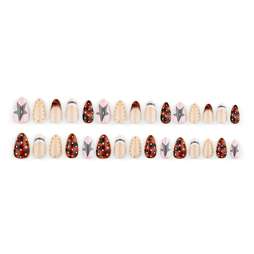 Artificial nails with trendy graphic designs Bowlift