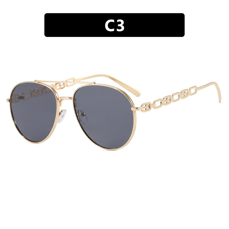 Women's striking sunglasses with luxurious chain detail and polarized lenses Bowlift