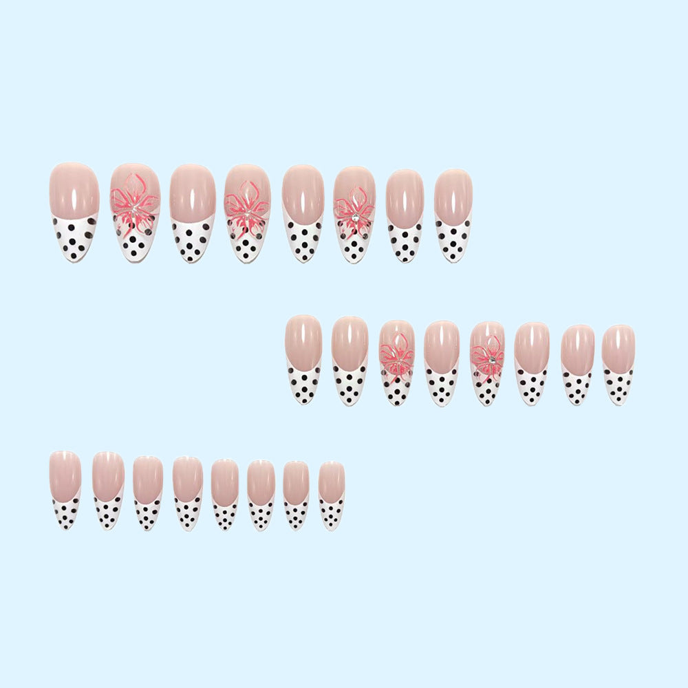 Artificial nails with floral accent and elegant tip Bowlift