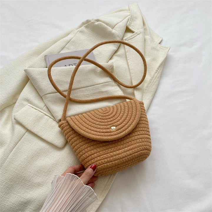Hand-knotted mini bag with curved design Bowlift