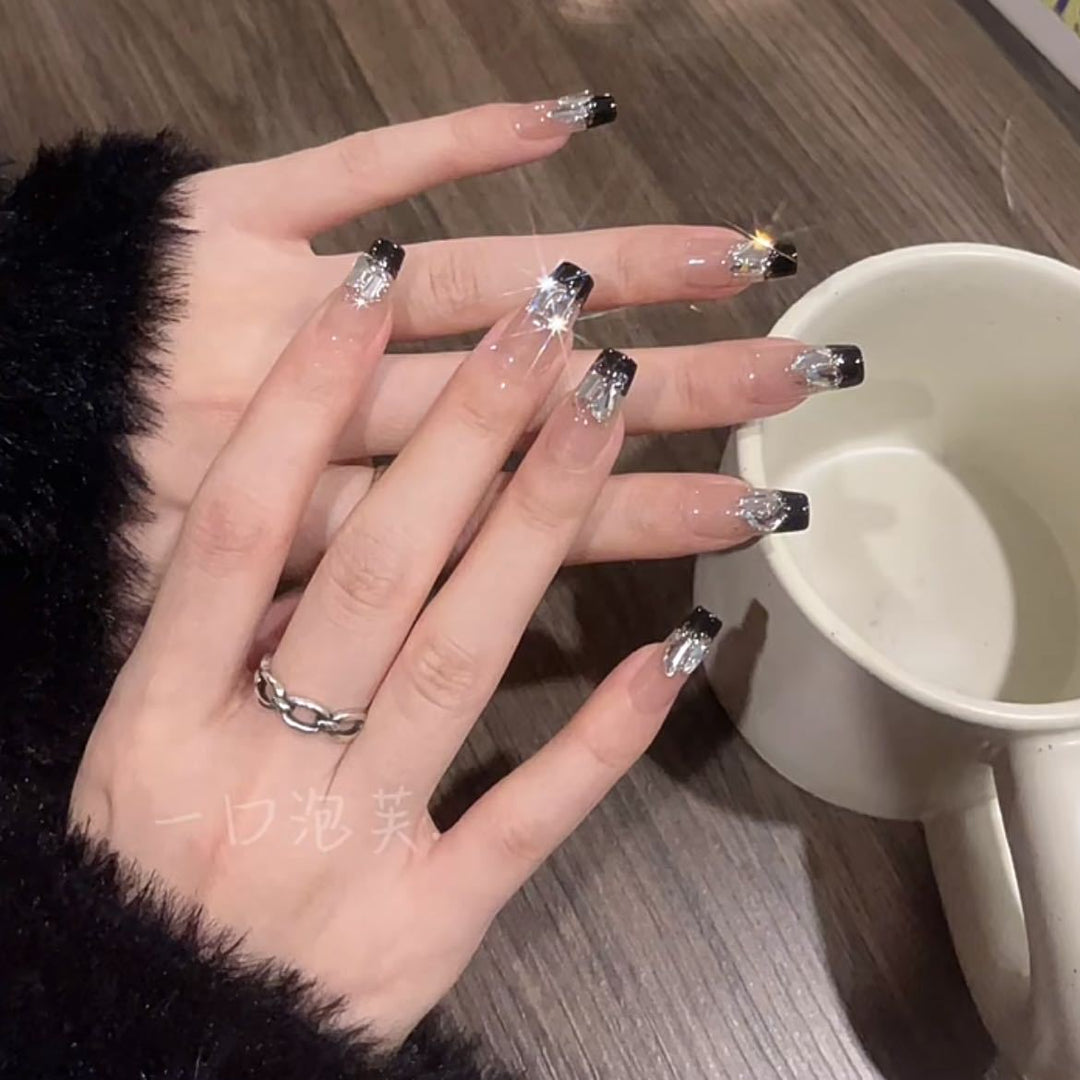 Artistic Nail Enhancement Bowlift