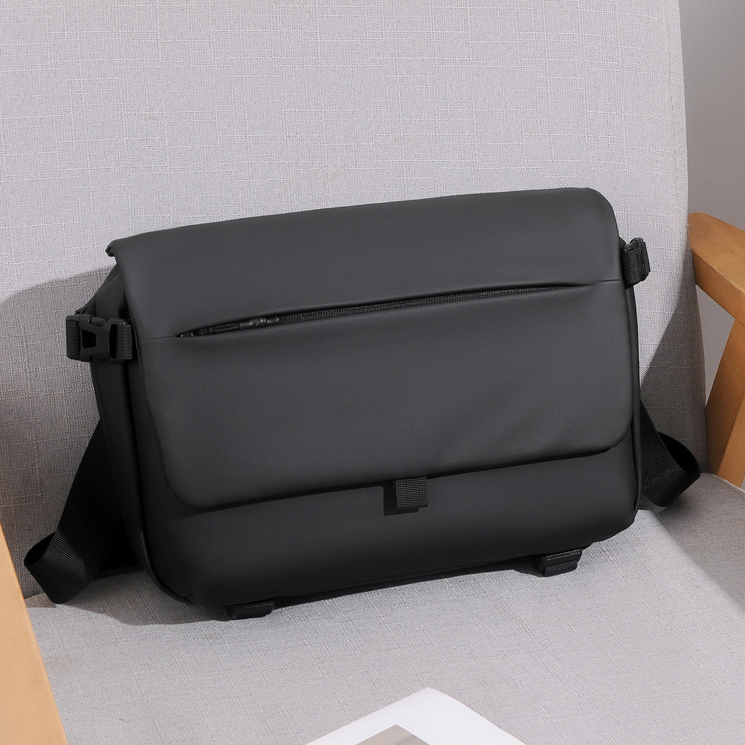 Modern Waterproof Messenger Bag Bowlift