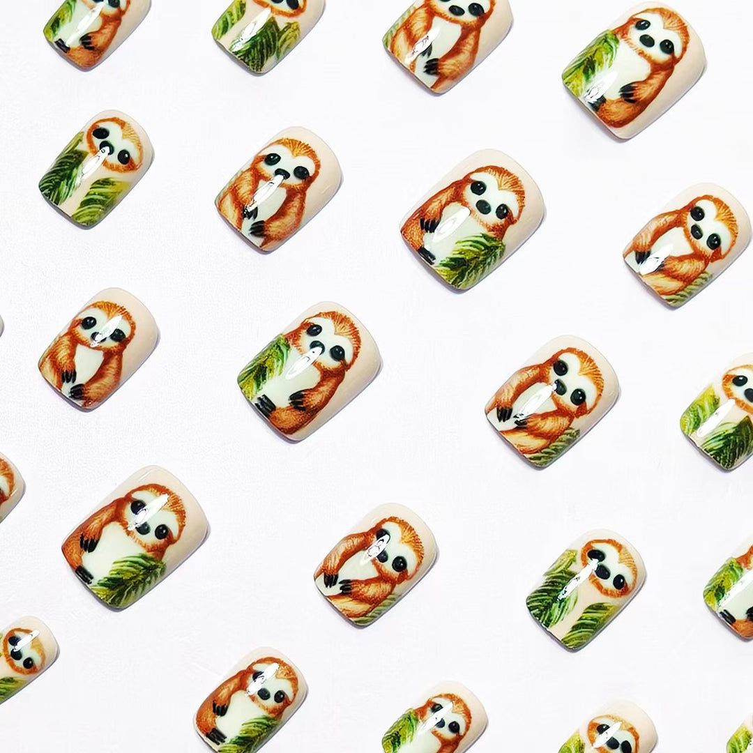 Sloth-Inspired 3D Nail Art Bowlift