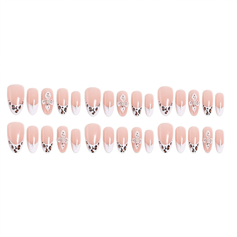 Glamorous artificial nails Bowlift