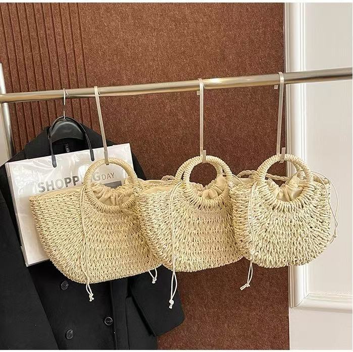 Handmade basket bag with light ruffles Bowlift