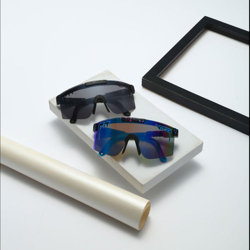 Women's sporty racing goggles with high UV protection and comfortable, ventilated frame Bowlift