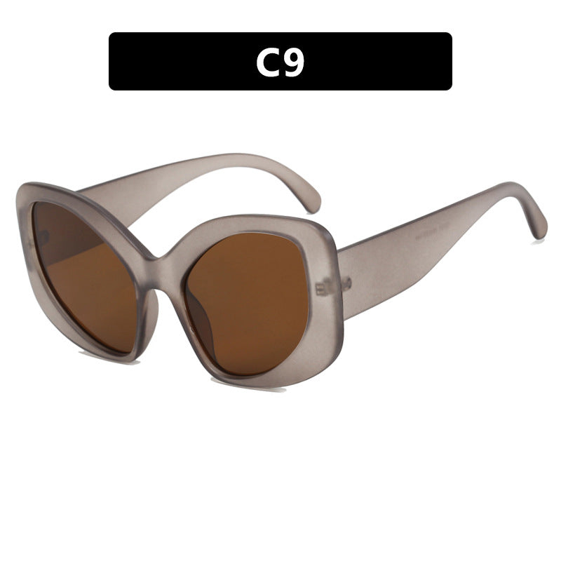 Women's oversized sunglasses in a modern design Bowlift