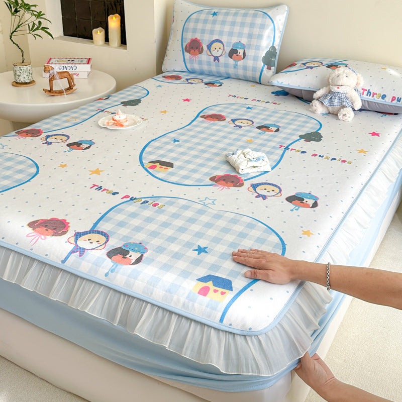 Decorative Bear-Print Mattress Protector