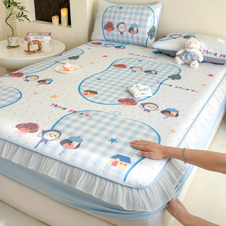 Decorative Bear-Print Mattress Protector