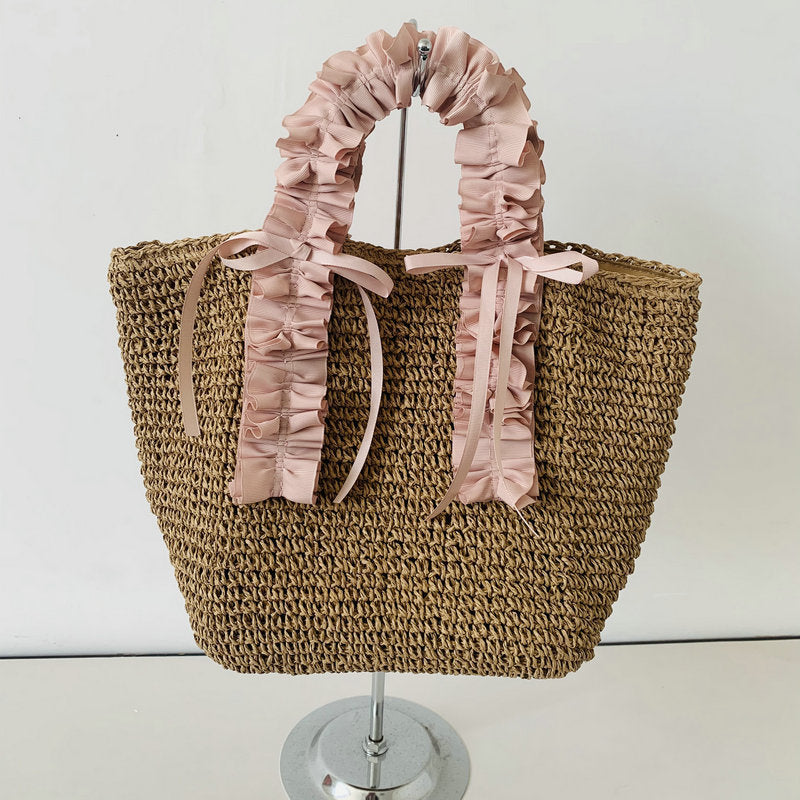 Crocheted beach bag with elegant satin accents Bowlift