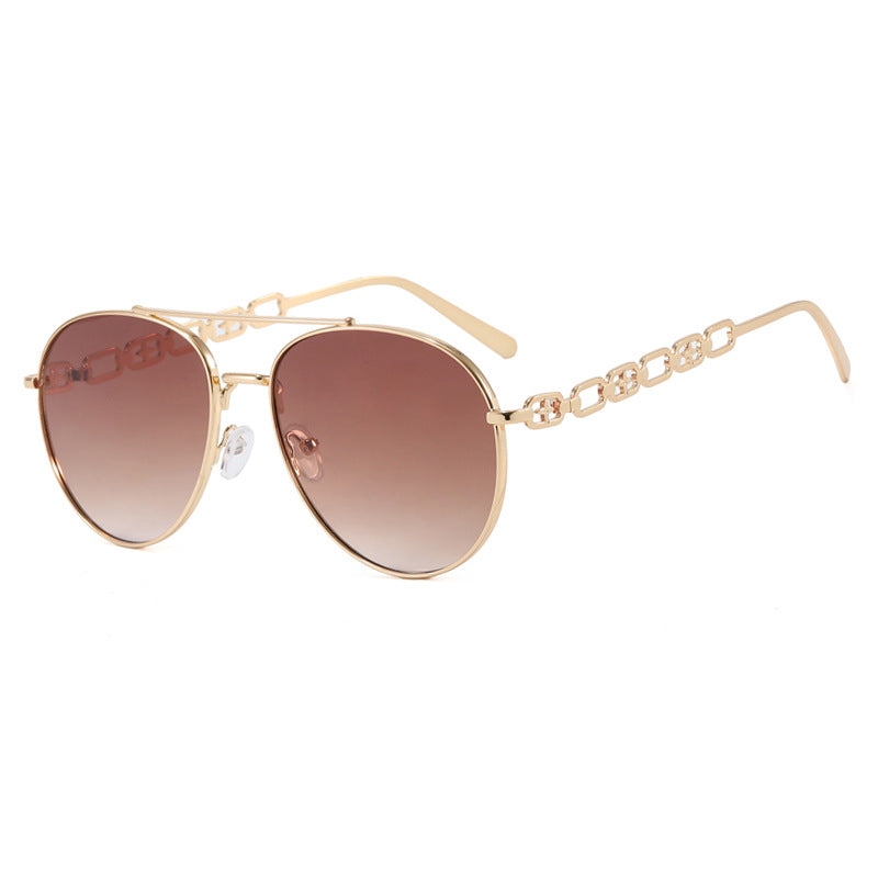 Women's striking sunglasses with luxurious chain detail and polarized lenses Bowlift