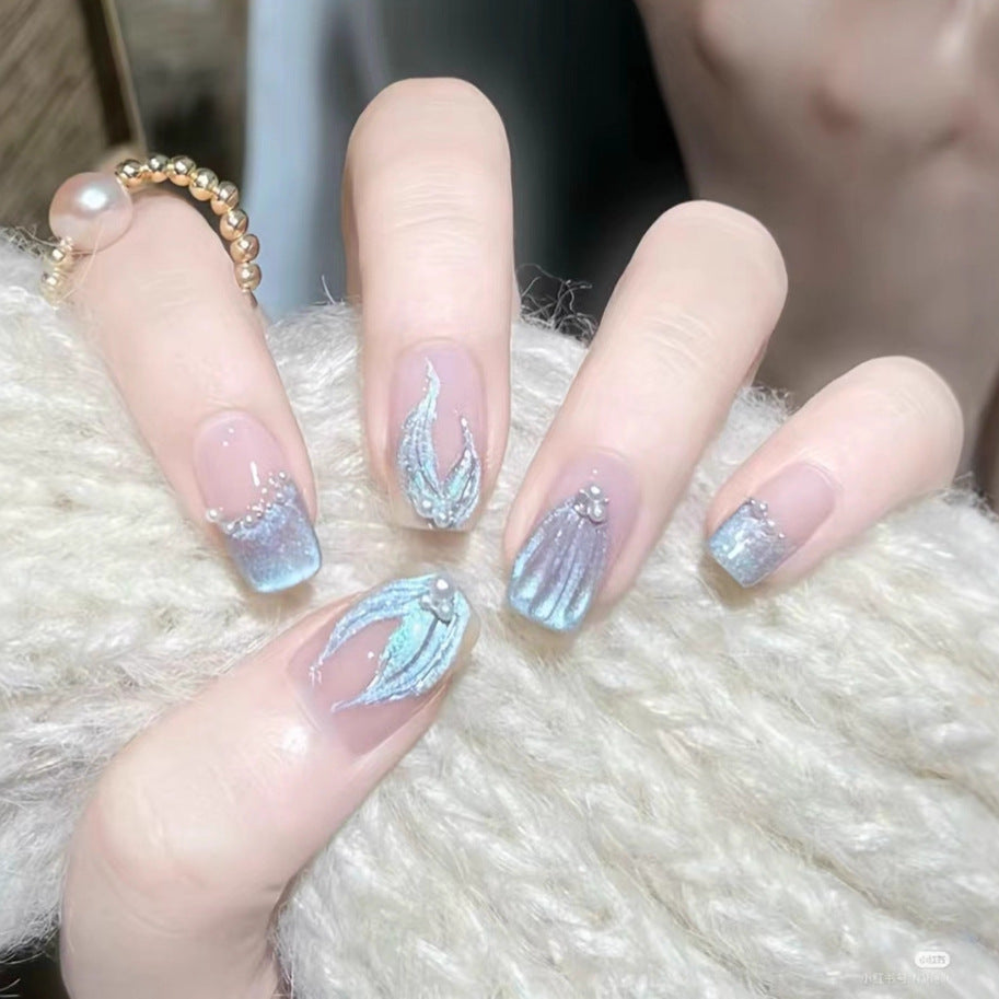 Artificial nails with elegant glitter and wave design Bowlift