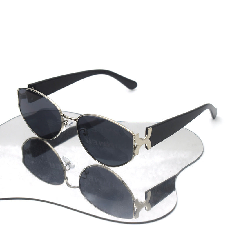Cat-Eye Sunglasses Bowlift