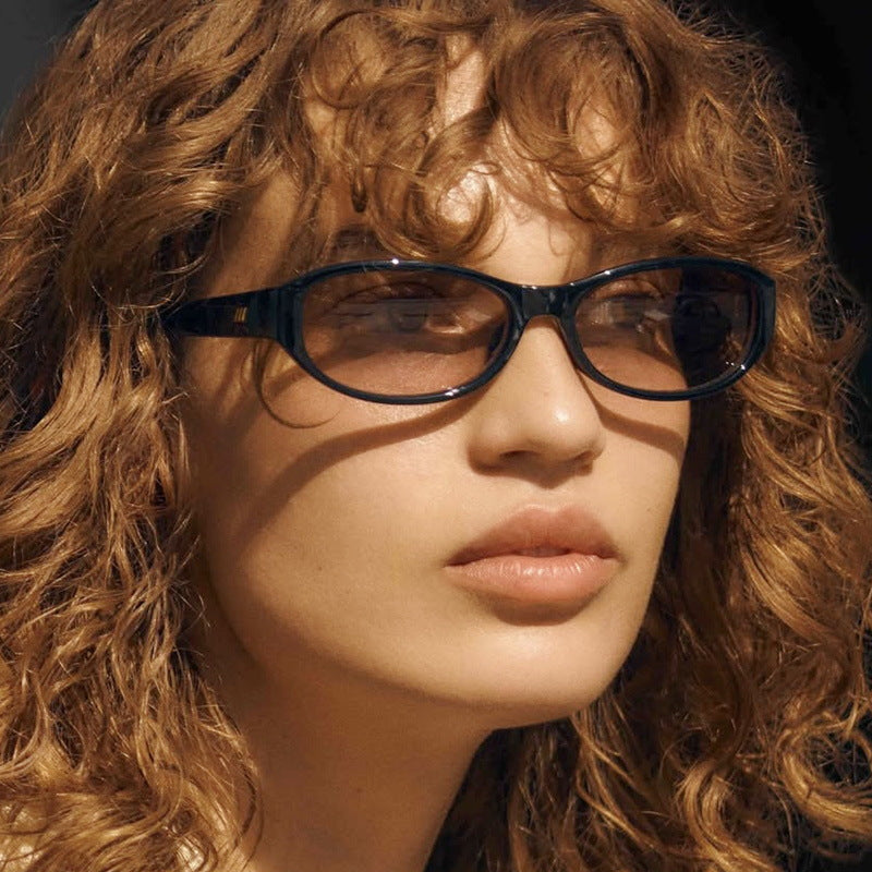 Women's fashionable glasses in elegant retro style Bowlift