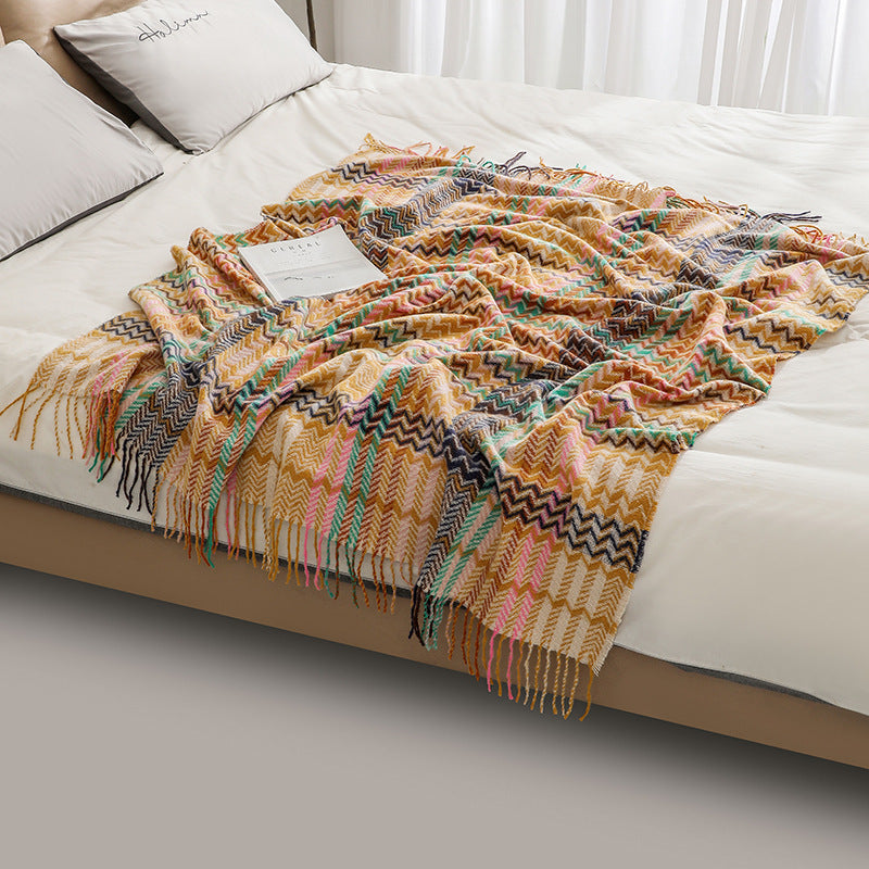 Cozy Geometric Patterned Throw Blanket Bowlift