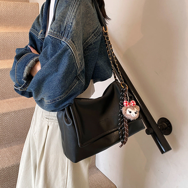 Chic Leather Crossbody Purse Bowlift