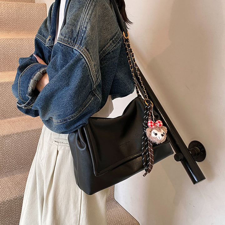Chic Leather Crossbody Purse Bowlift