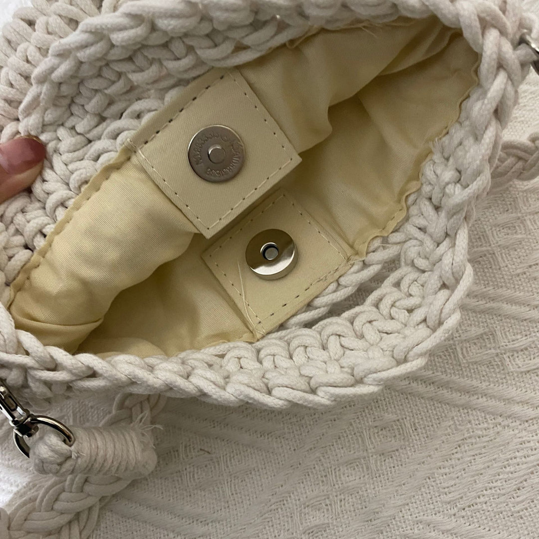 Hand-knotted bag with braided structure Bowlift