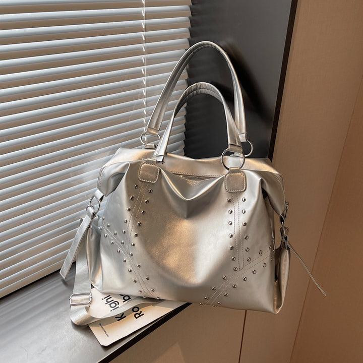 Elegant and Spacious Handbag Bowlift