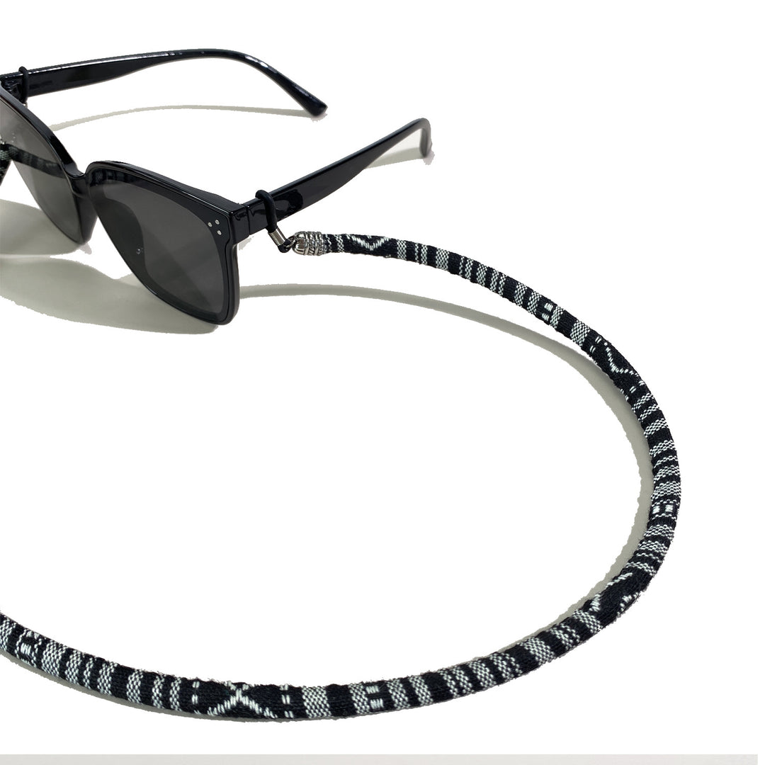 Beaded Eyewear Chain Bowlift