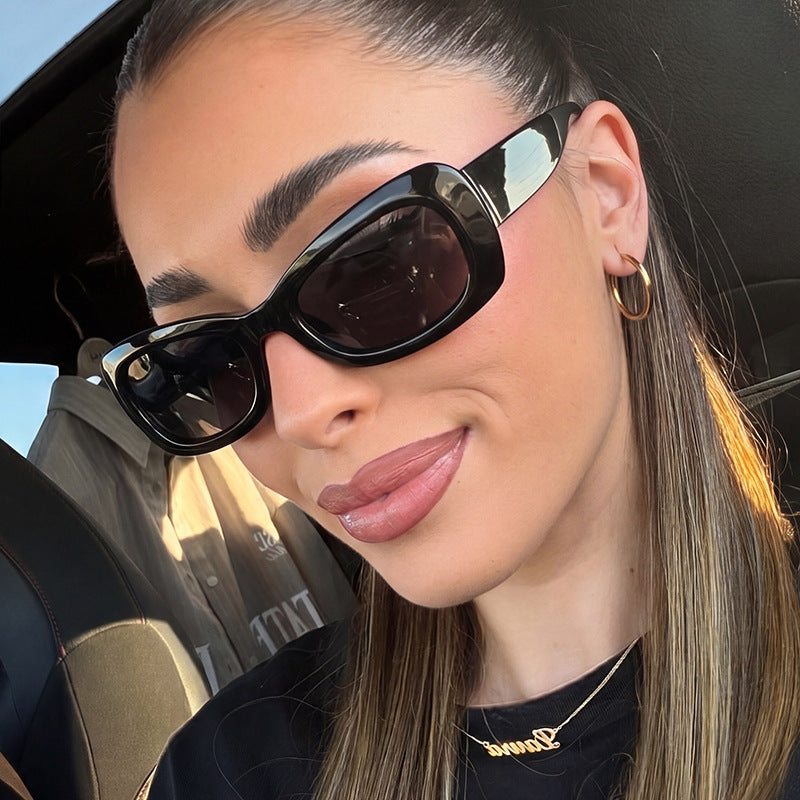 Women's fashionable Cat-Eye sunglasses with protective UV filter and elegant design Bowlift