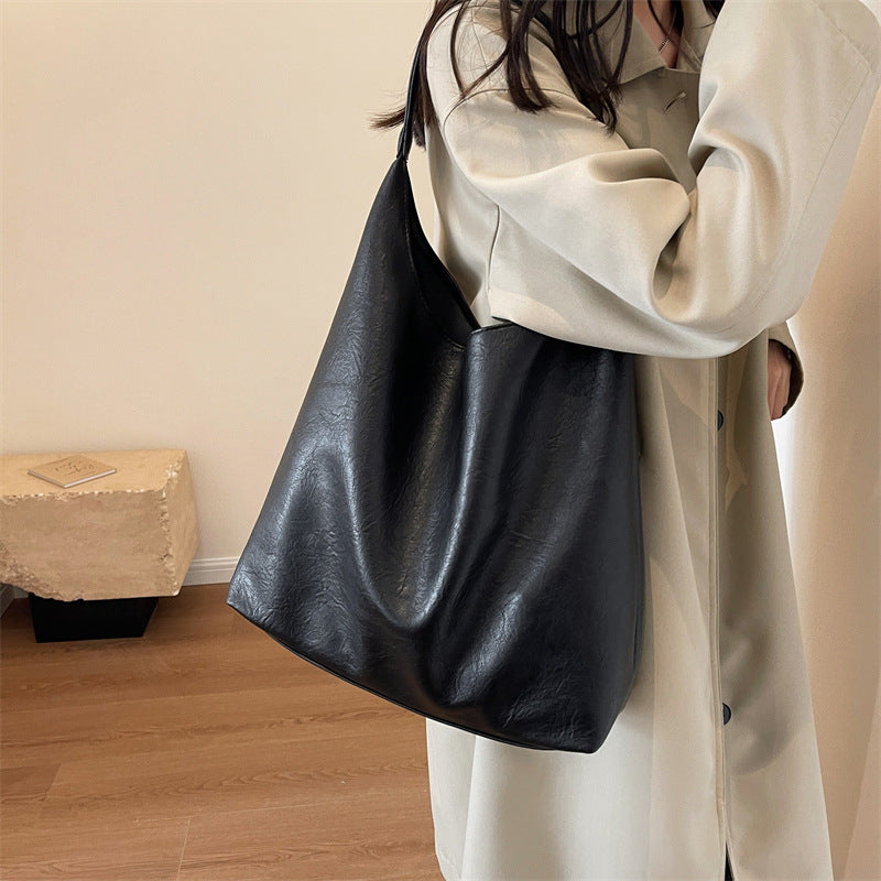Minimalist Leather Tote Bowlift