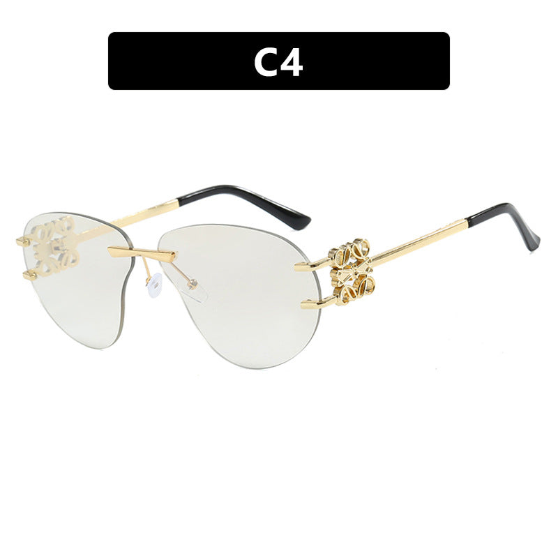 Women's fashionable sunglasses in elegant aviator style with gemstone details Bowlift