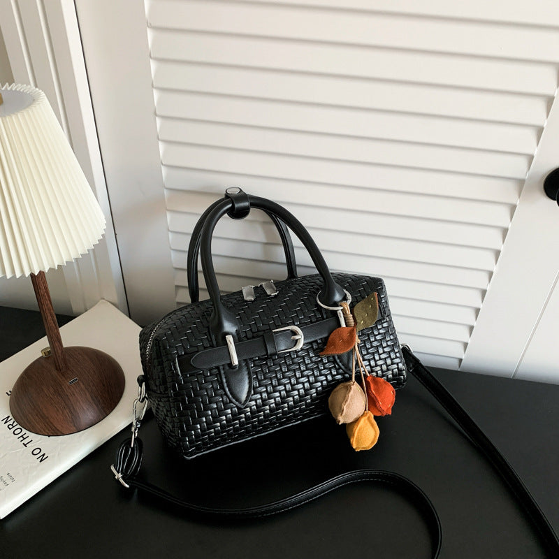 Chic ven Handbag Bowlift