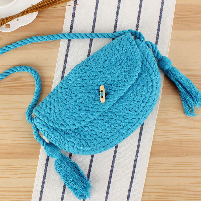 Handbag with stylish tassels Bowlift