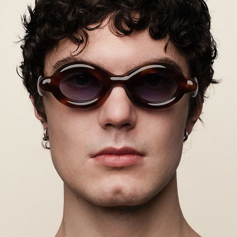Women's sunglasses in trendy retro design with oval lenses Bowlift