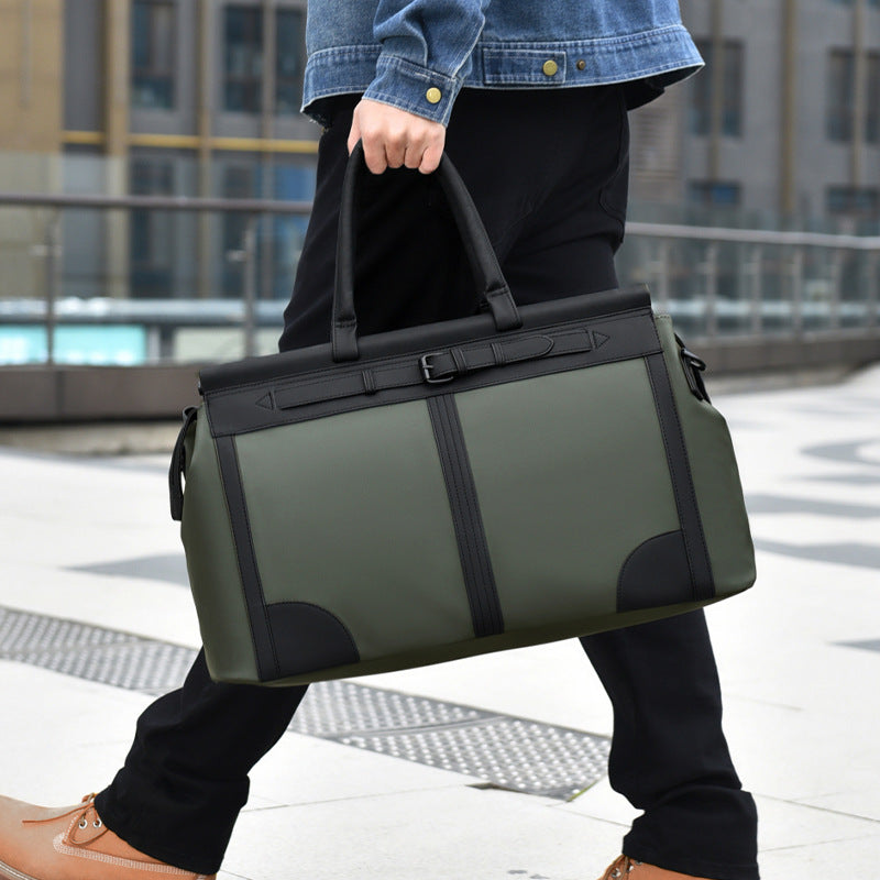 Robust sports and travel bag with practical compartments Bowlift
