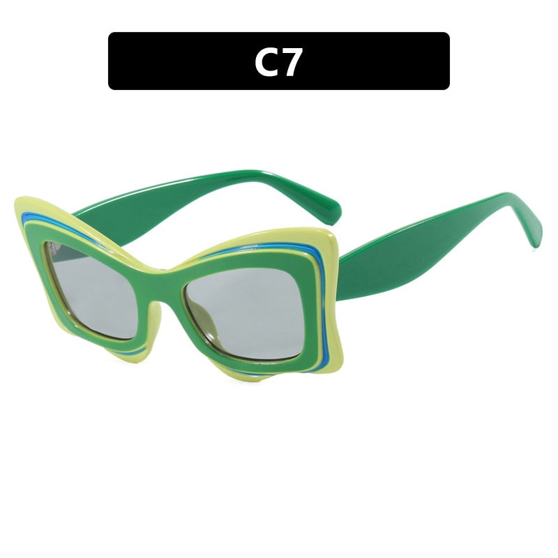 Women's oversized sunglasses in extravagant design Bowlift