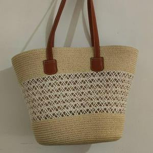 Oversized Beach Bag Made of Woven Material Bowlift