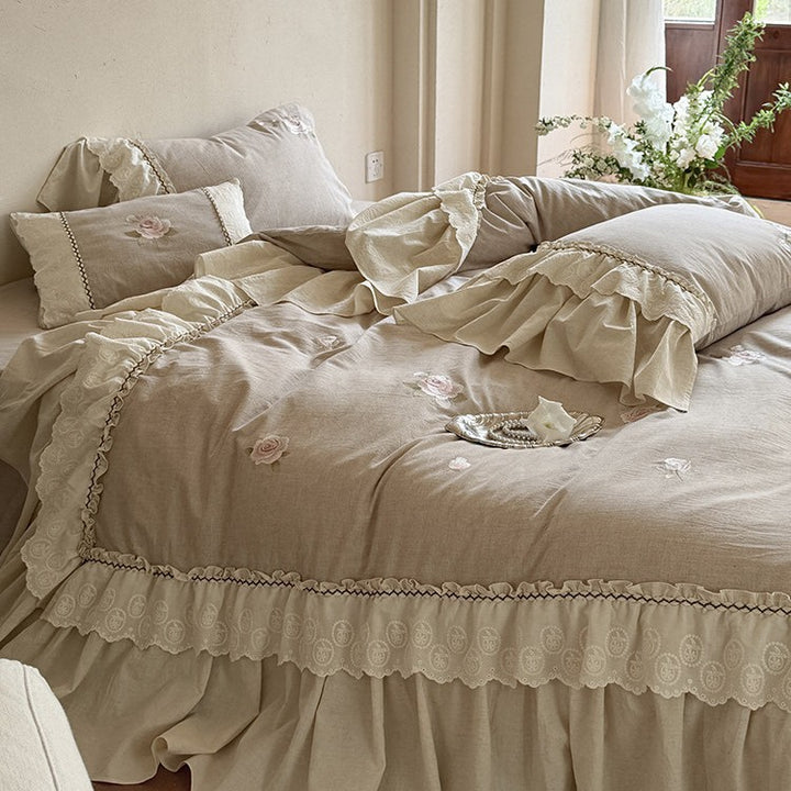 Bedding and throw set