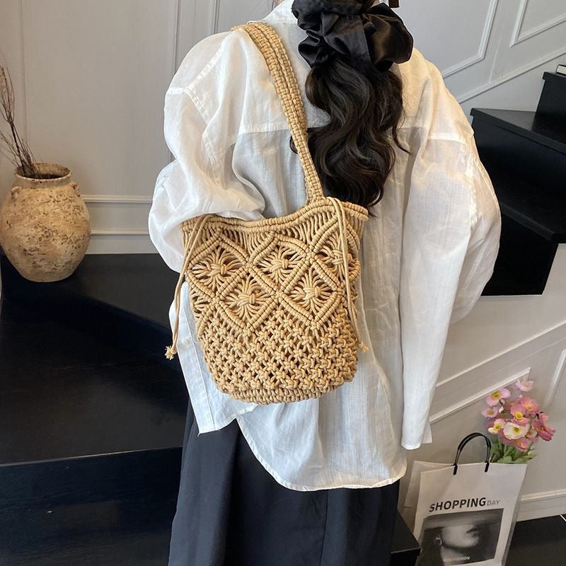 Handcrafted basket bag with floral patterns Bowlift