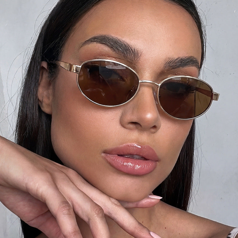 Women's fashionable sunglasses in an elegant oval design with a high-quality metal frame Bowlift
