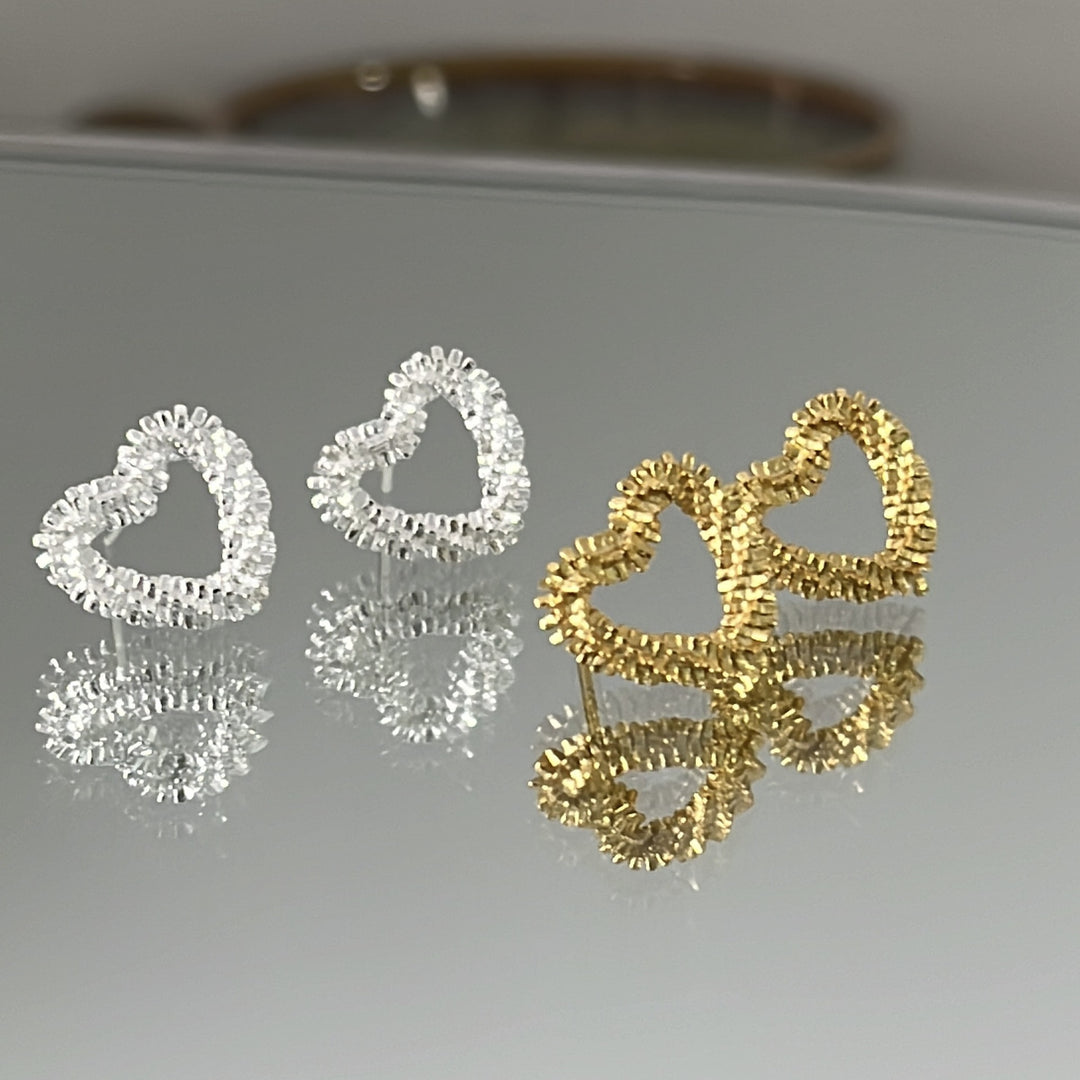 Sparkling Heart Earrings Bowlift