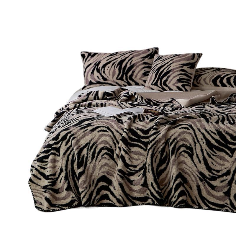 Decorative Flannel Bedspread Bowlift