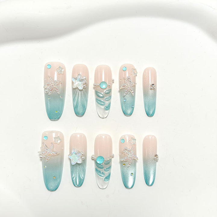 Artificial nails in elegant ocean design Bowlift