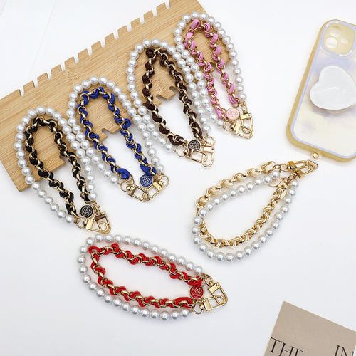 Chic Pearl-Chain Eyewear Holder Bowlift