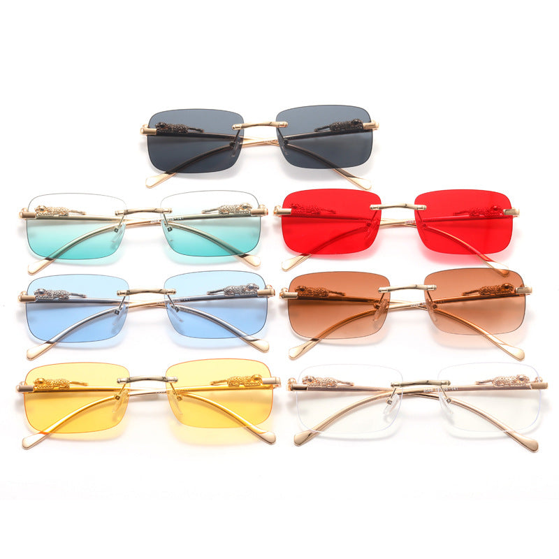 Women Designer Sunglasses with Fine Metal Frame and Luxurious Details Bowlift