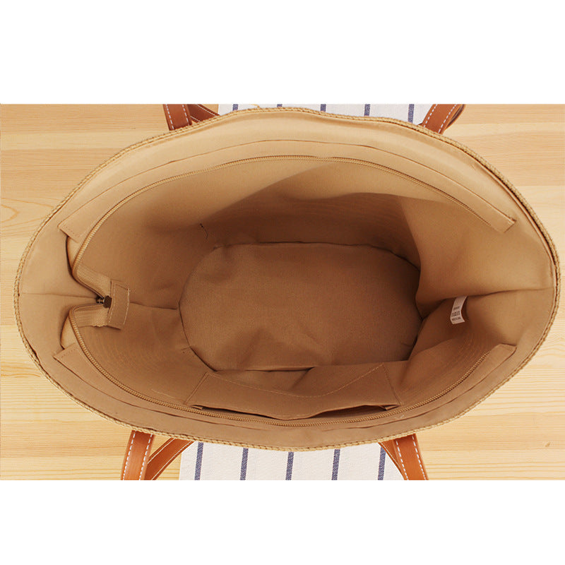 Beach bag with modern stripe design Bowlift
